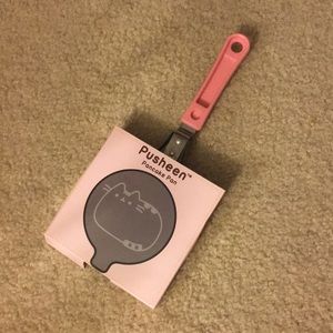 Pusheen pancake pan